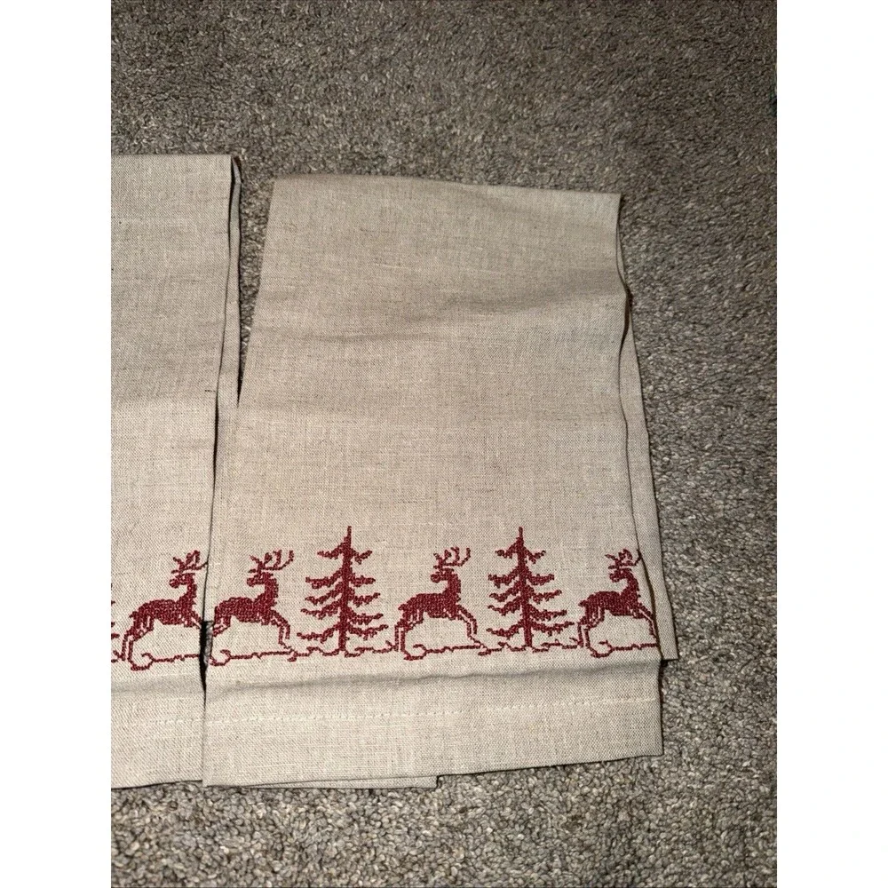 Williams Sonoma Red Reindeer Christmas Tree Kitchen Towel Linen Blend 14.5x22”
